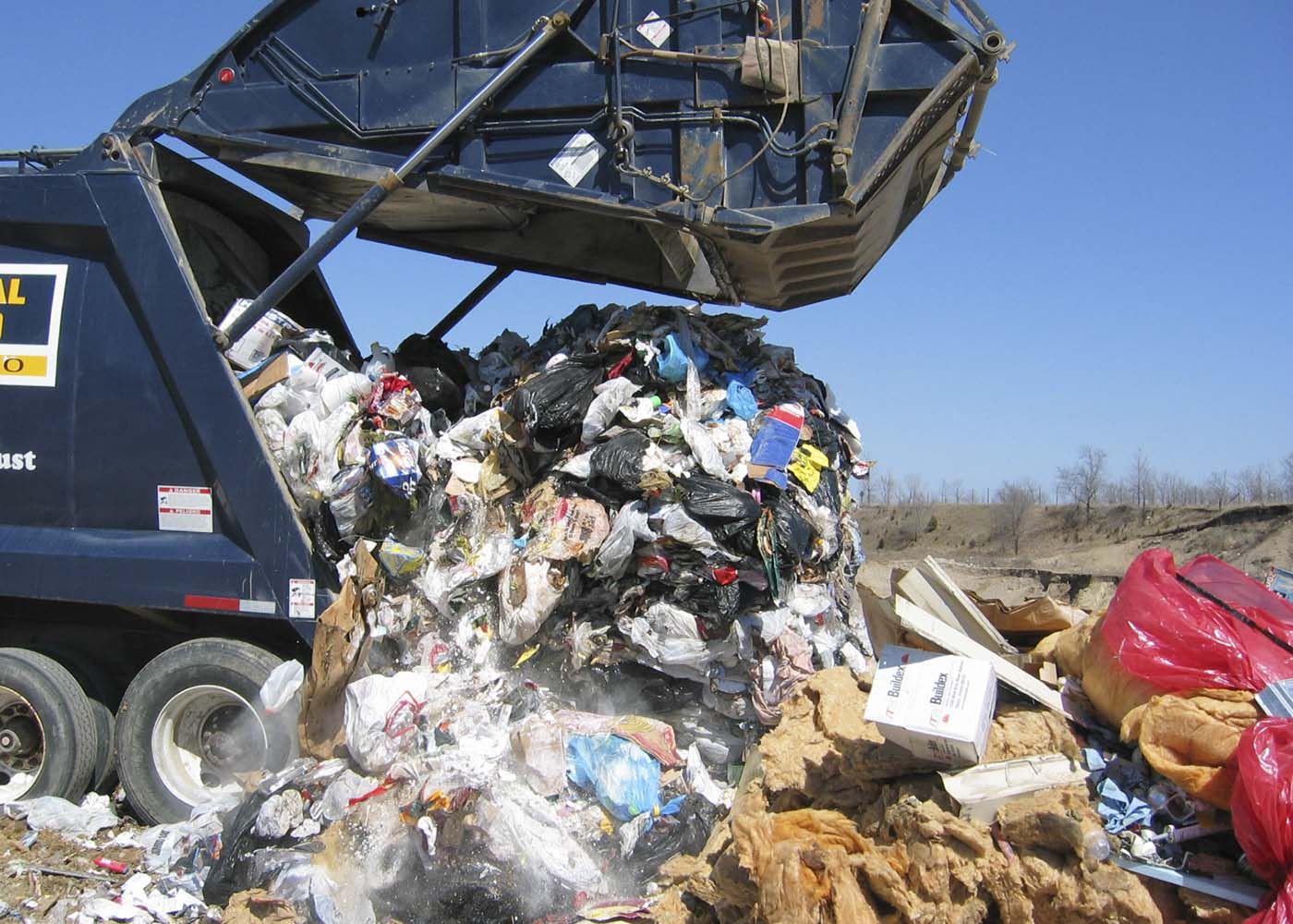 Managing solid waste Minnesota Pollution Control Agency